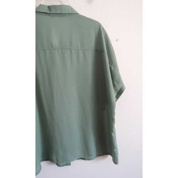 NWT Urban Outfitters Green Button-Up Short Sleeve Shirt - Size Large - Picture 5 of 9